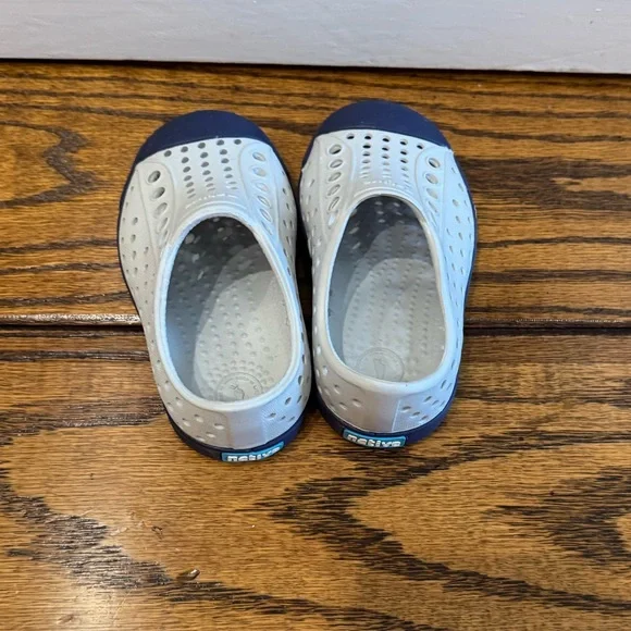 NWOT Toddler Boys Native Shoes Size 5 - Picture 4 of 8